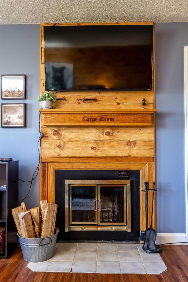 Wow Views!!-Mountain Escape-Outdoor Pool-Close To Downtown-Wifi-Cable-Private Balcony Gatlinburg Esterno foto